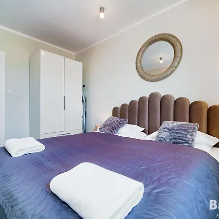 Apartamenty Balticon Westin House -Luksusowy 70M2 , Basen Pool, Sauna, Parking Inklusive *