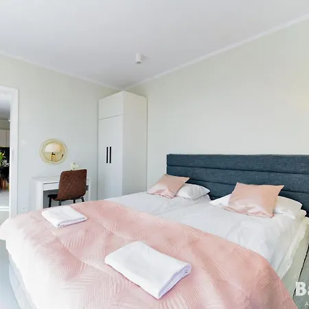 Apartamenty Balticon Westin House -Luksusowy 70M2 , Basen Pool, Sauna, Parking Inklusive *