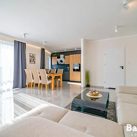 Balticon Westin House -luksusowy 70m2 , Basen Pool, Sauna, Parking Inklusive Aparthotel Kolobřeh