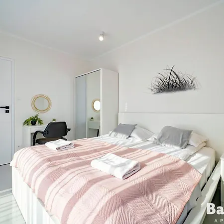 Balticon Westin House -luksusowy 70m2 , Basen Pool, Sauna, Parking Inklusive Kolobřeh