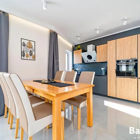 Lägenhetshotell Balticon Westin House -luksusowy 70m2 , Basen Pool, Sauna, Parking Inklusive 3*