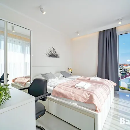 Apartamenty Balticon Westin House -Luksusowy 70M2 , Basen Pool, Sauna, Parking Inklusive *