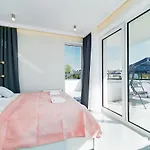 Balticon Westin House -luksusowy 70m2 , Basen Pool, Sauna, Parking Inklusive Aparthotel 3*