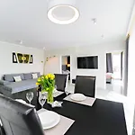 Balticon Westin House -luksusowy 70m2 , Basen Pool, Sauna, Parking Inklusive Aparthotel 3*