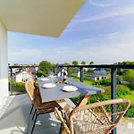 Balticon Westin House -luksusowy 70m2 , Basen Pool, Sauna, Parking Inklusive Колобжег