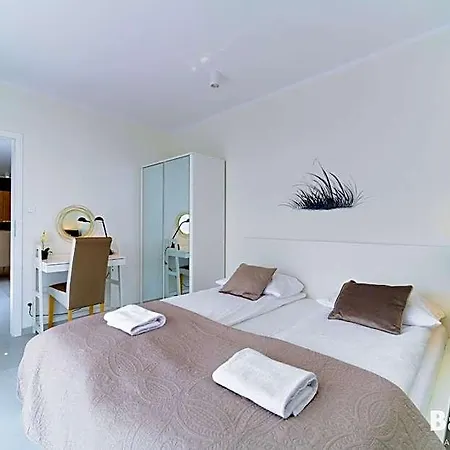 Balticon Westin House -luksusowy 70m2 , Basen Pool, Sauna, Parking Inklusive 3* Kołobrzeg