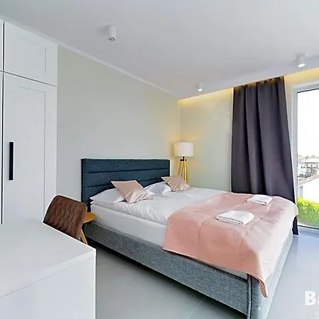 Apartmanhotel Balticon Westin House -luksusowy 70m2 , Basen Pool, Sauna, Parking Inklusive 3*